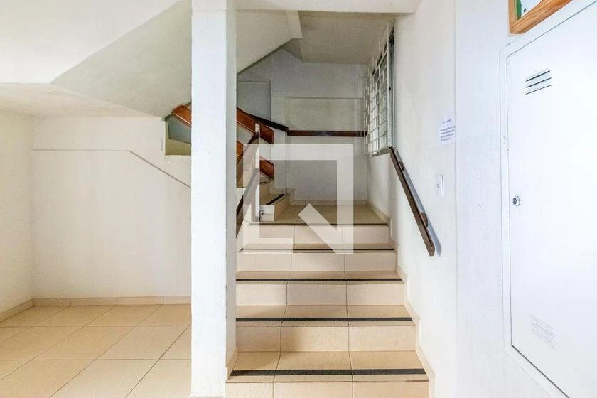 Walk-in closet in a 2-bedroom apartment, 75 m² — photo 36