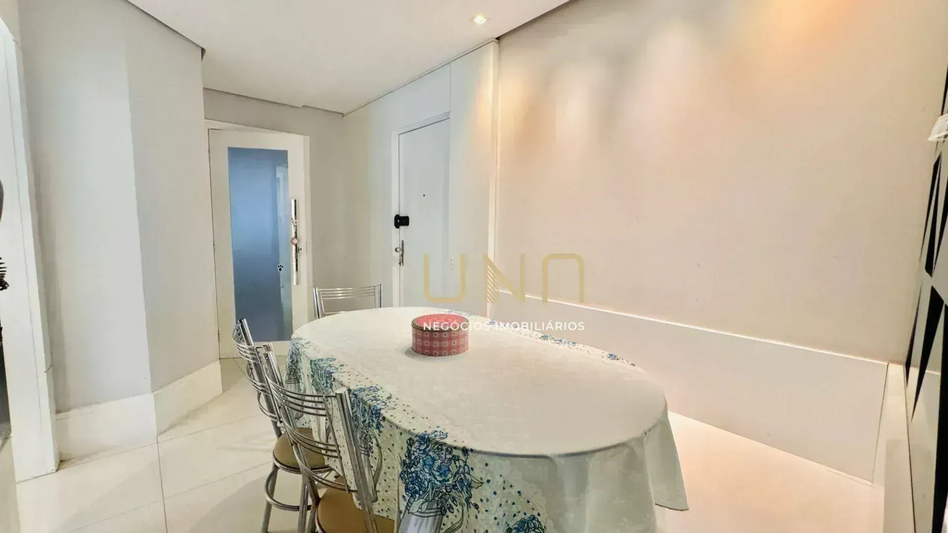 Apartamento amueblado con 4 dormitorios y 183 m² — photo 29