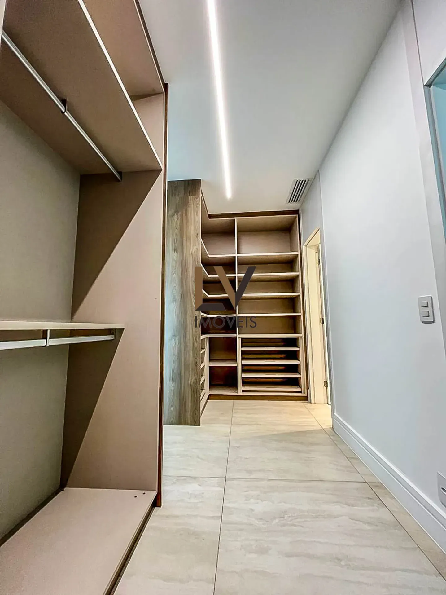 Apartamento mobiliado com 4 quartos e cozinha americana — photo 24