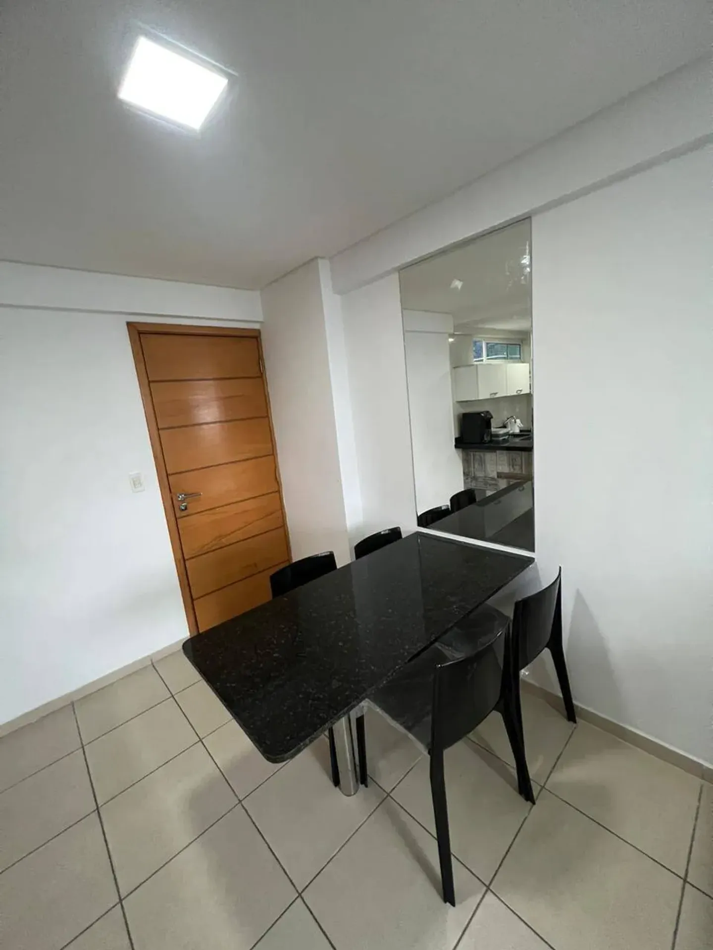 2-bedroom apartment in a building with a gym — photo 7