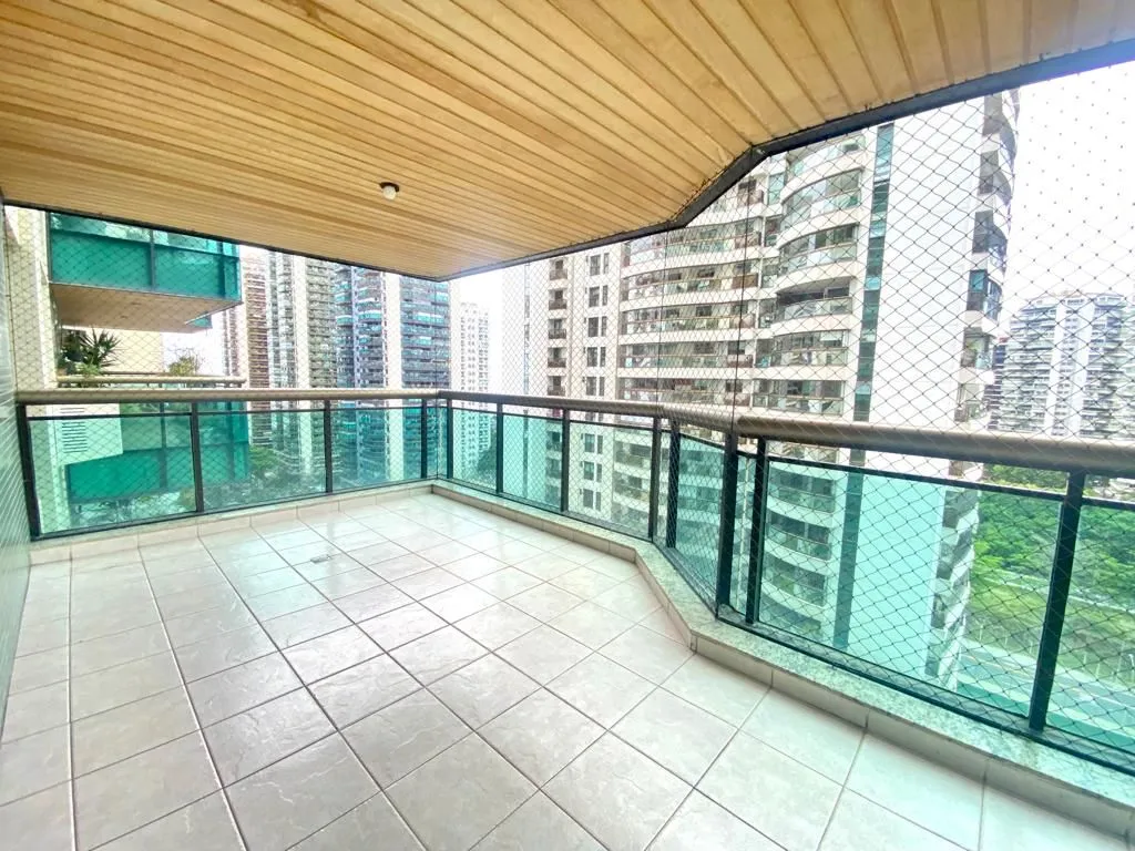 Apartment on the 13th floor with a bathtub — photo 8