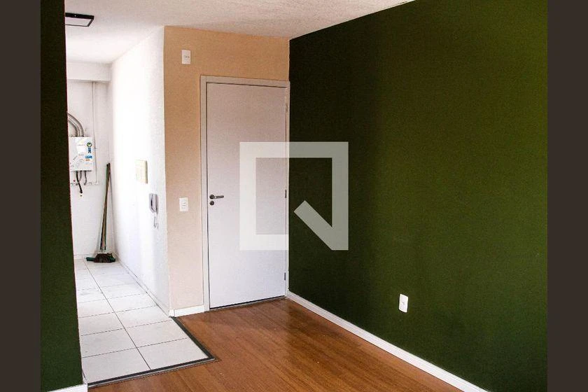 2-bedroom apartment with wood or laminate floors — photo 10