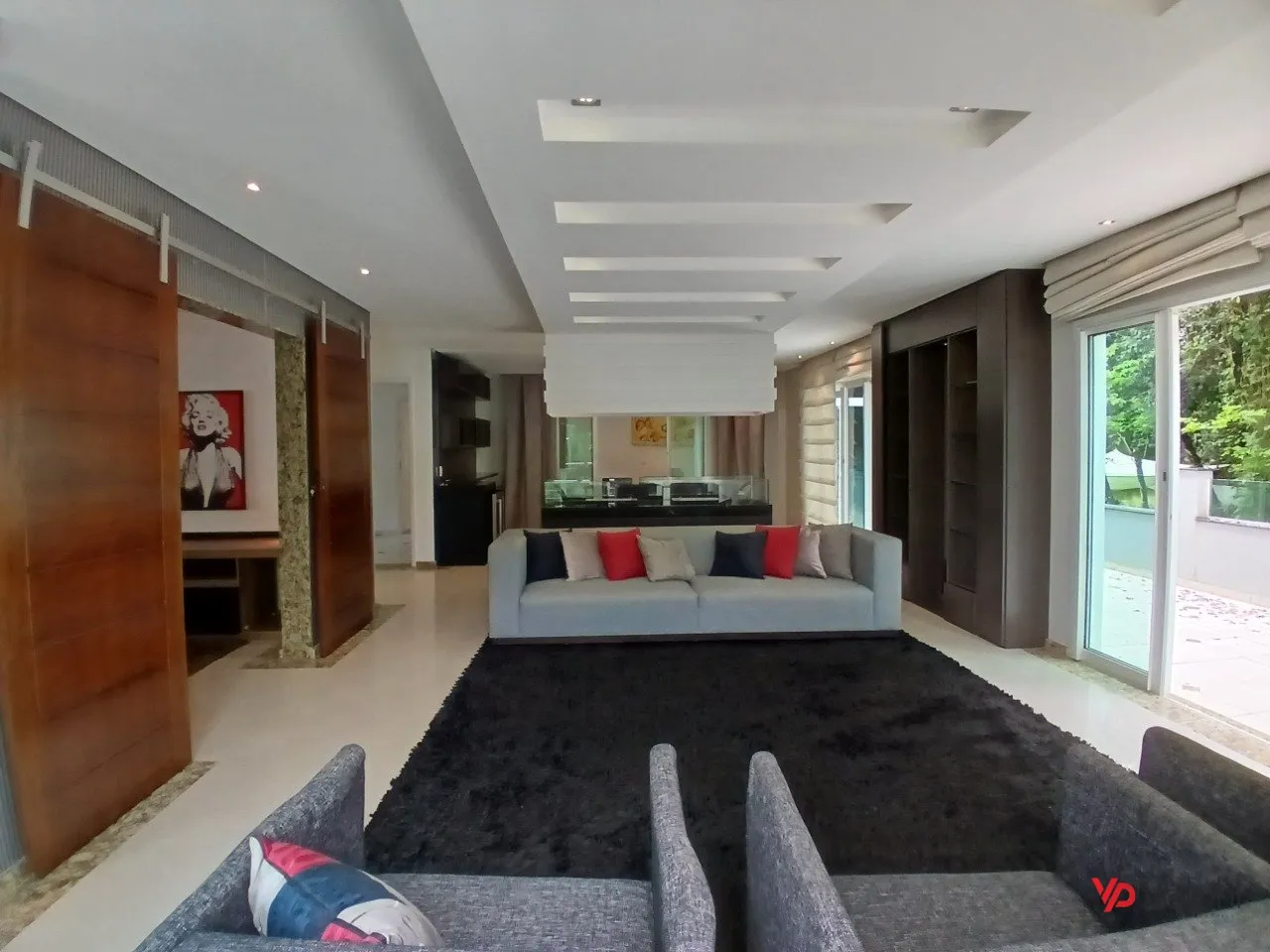 4-bedroom house with a grill on the balcony — photo 3