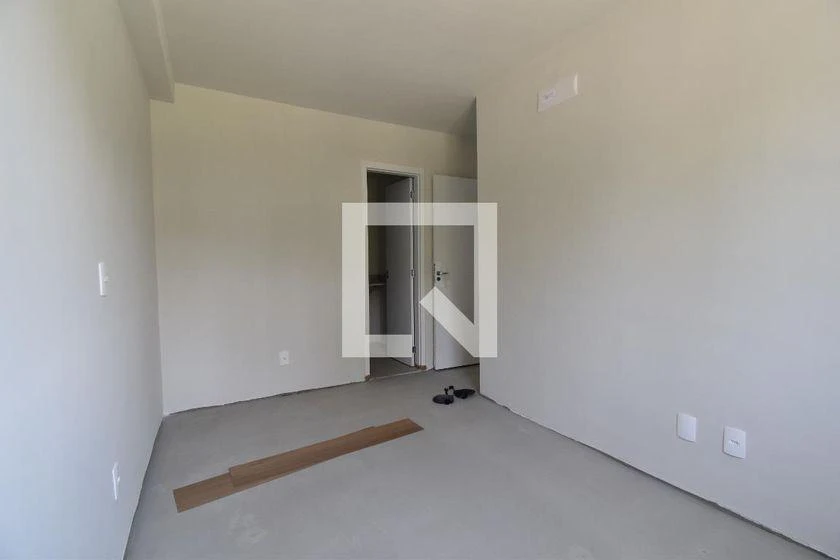 Balcony with a grill in a 2-bedroom apartment, 53 m² — photo 18