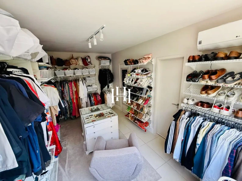 4 en-suite apartment with 227 m² and a balcony — photo 7