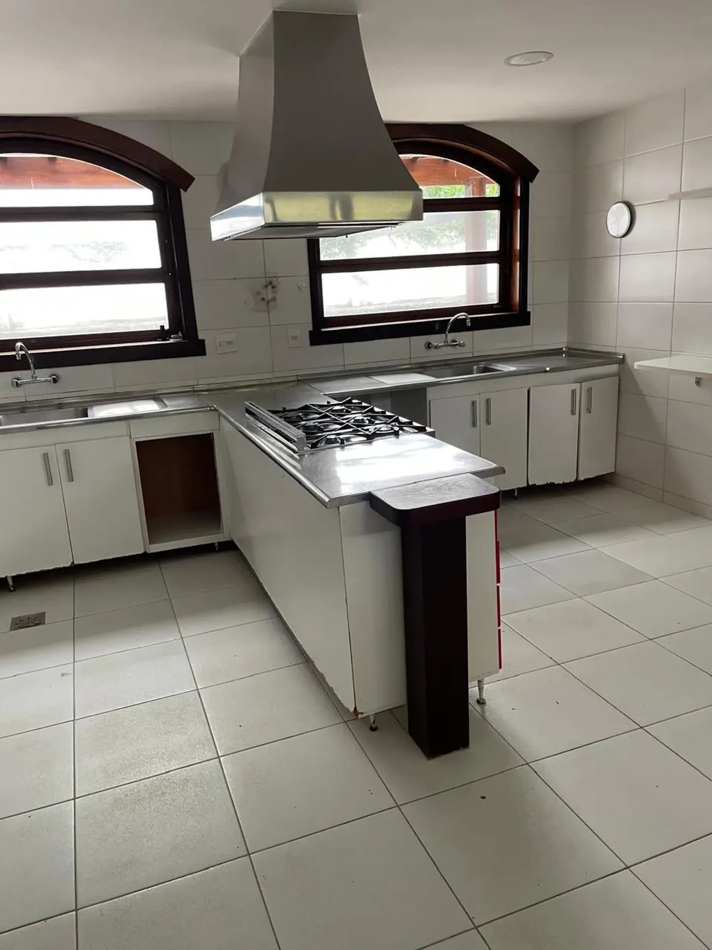 Casa com 5 quartos e cozinha fechada a gás — photo 10