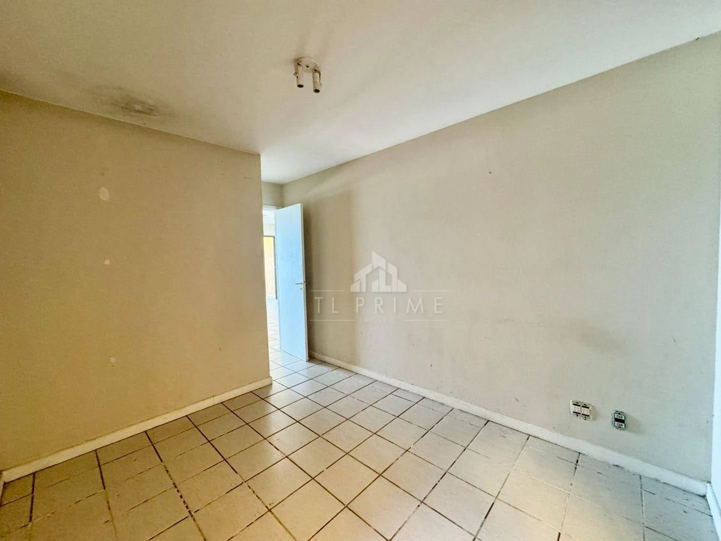 2-bedroom apartment with a private pool — photo 13
