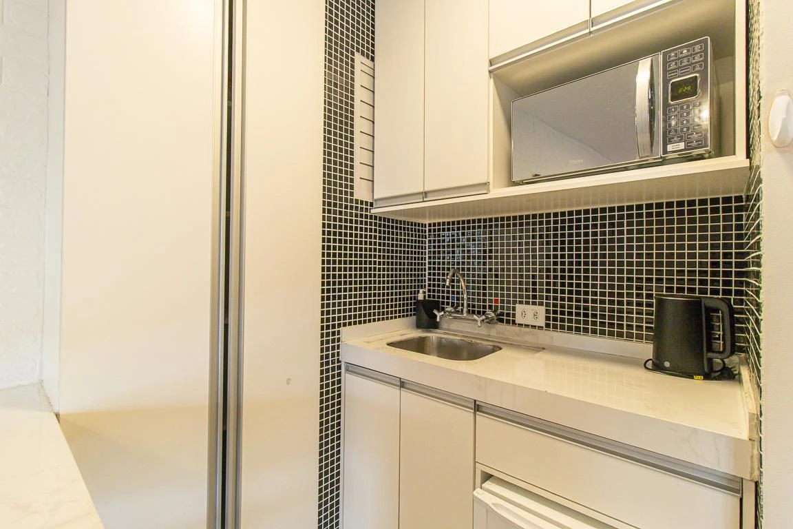 Furnished studio in a building with a gym — photo 10