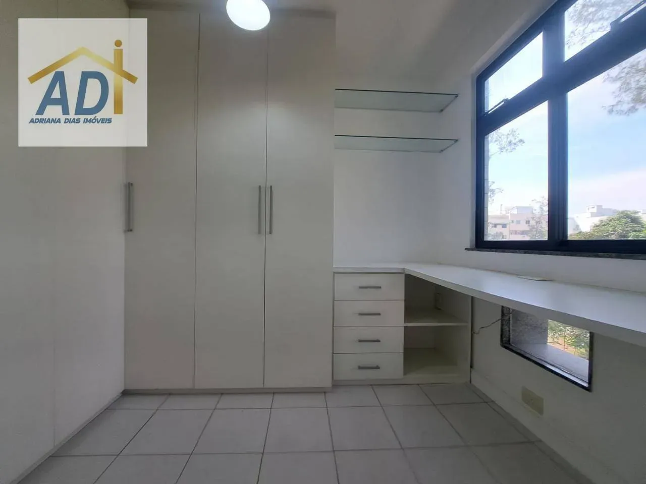 3-bedroom apartment with a home office — photo 10