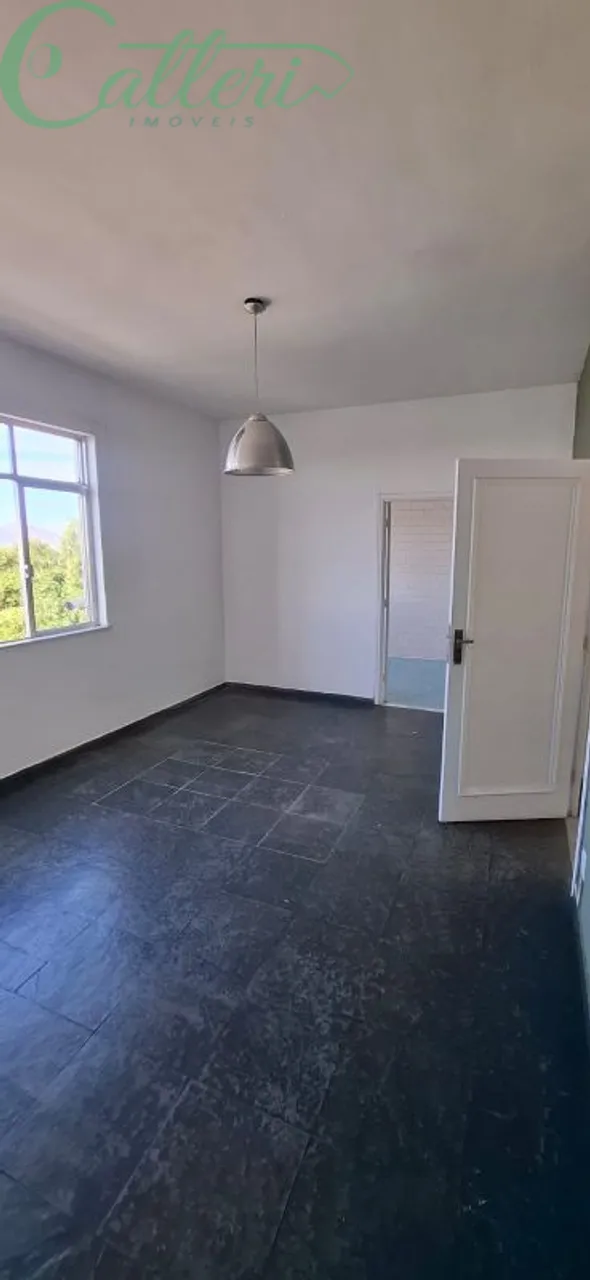 Unfurnished 3-bedroom apartment with separate kitchen — photo 2