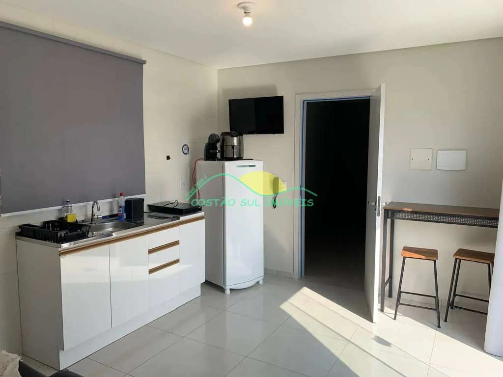 Cobertura de 1 dormitório com churrasqueira privativa e 62 m²