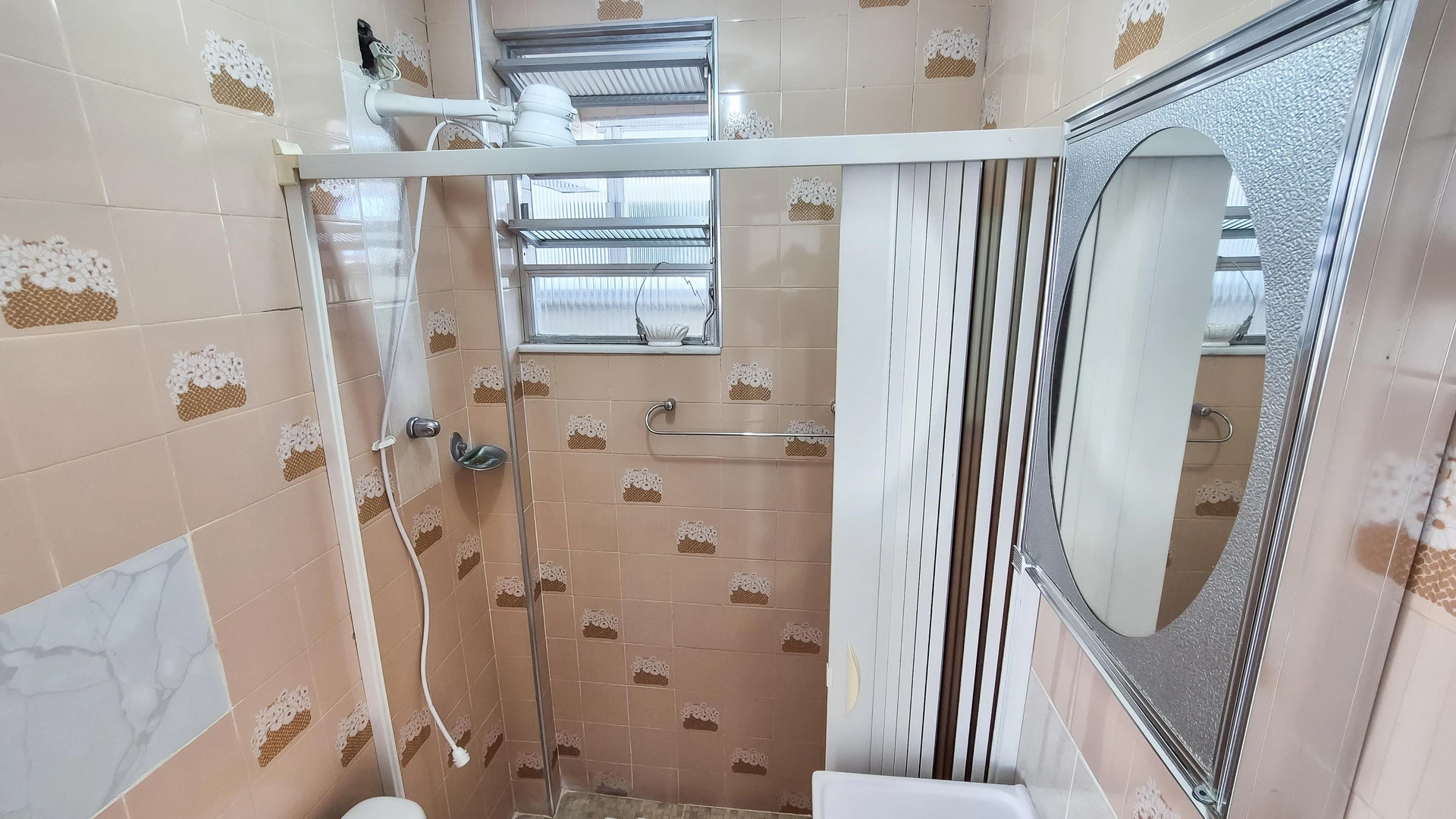 Unfurnished apartment with 2 bedrooms and 1 bathroom — photo 22