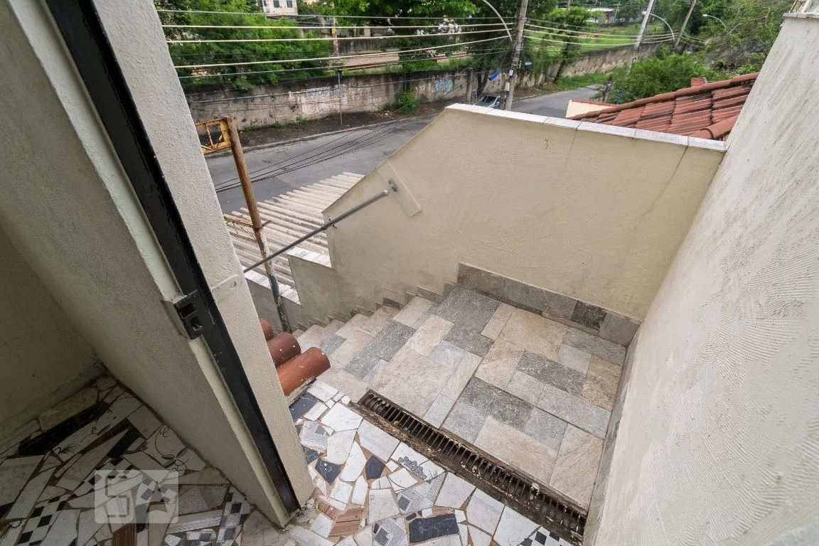 Unfurnished rental with no parking, 2 bedrooms and separate kitchen — photo 8