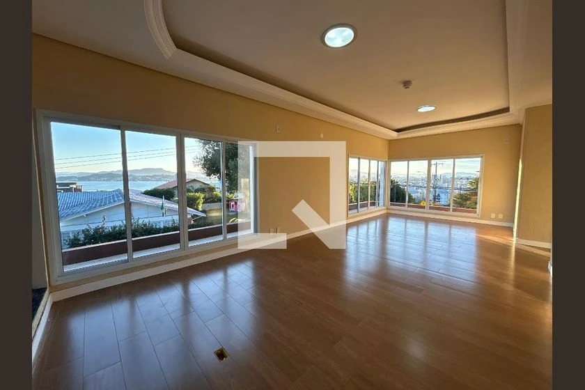 Rental house with 7 bedrooms and a private garden — photo 5