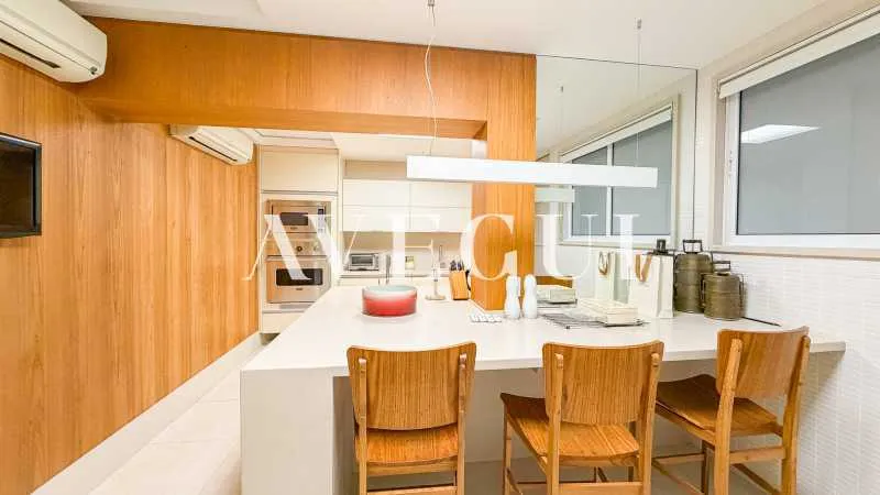Квартира 530 м²: 4 суїти, 5 ванних і вид на воду — photo 25