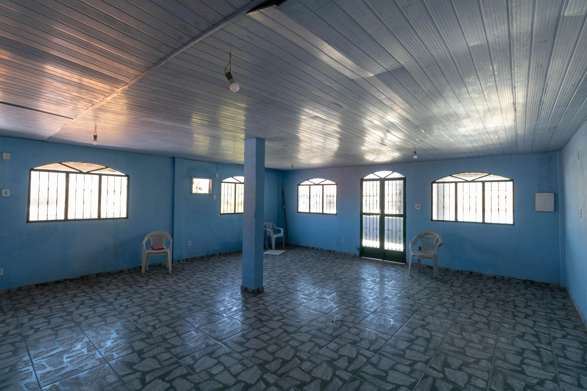 Casa sem mobília com 2 quartos, 2 banheiros e 2 vagas — photo 5
