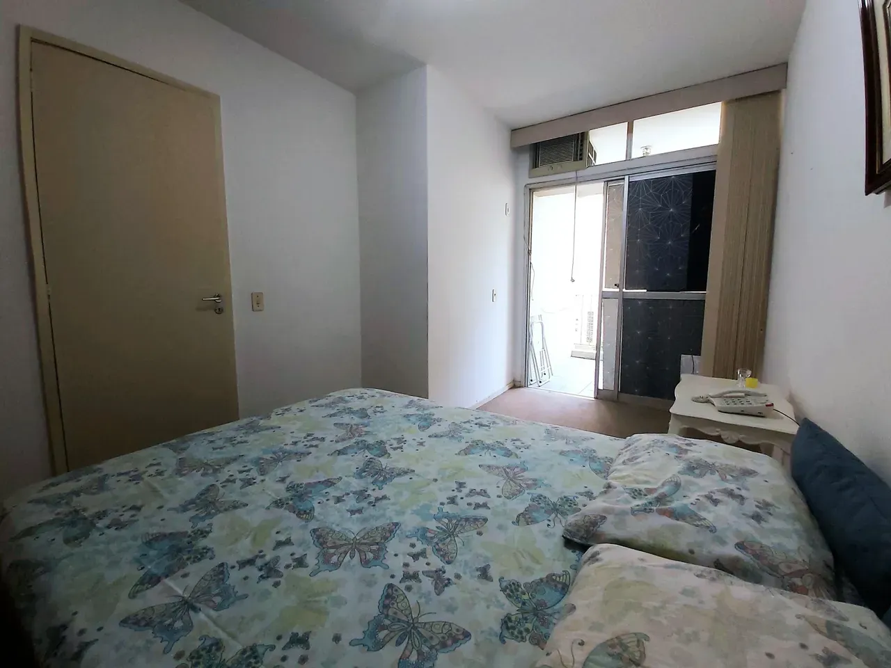 One-bedroom apartment in a building with a gym — photo 14
