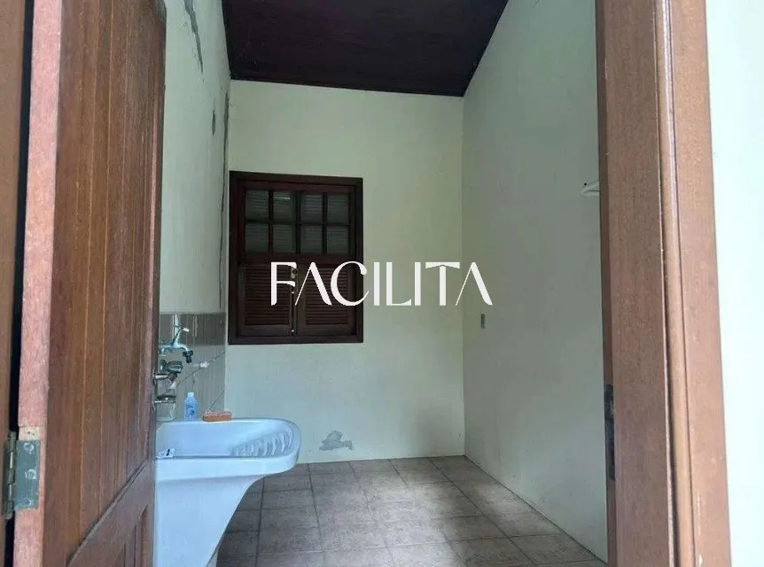 House with 3 bedrooms and a private garden — photo 20
