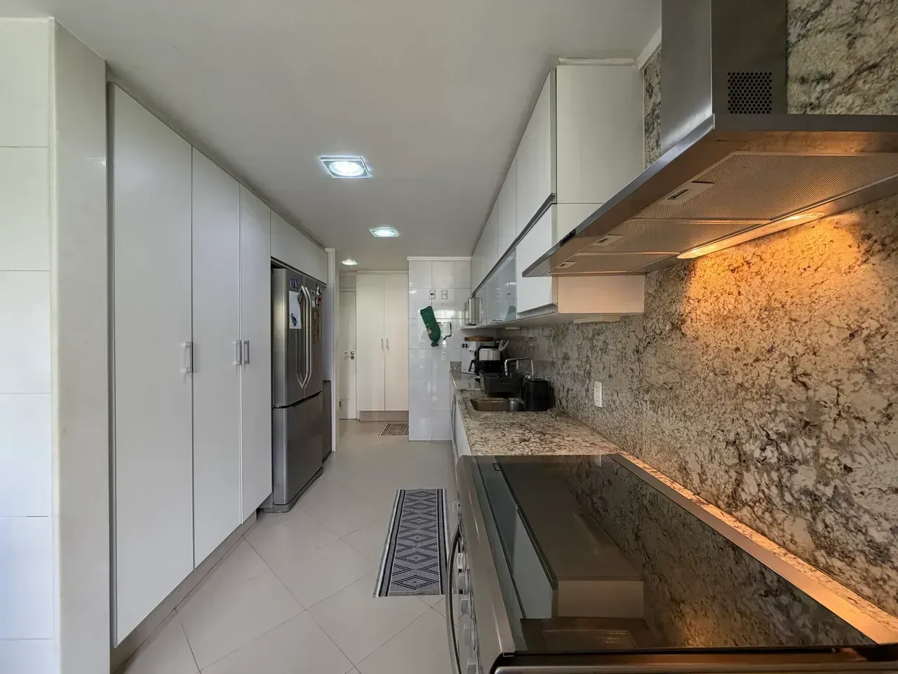 Furnished apartment, 160 m², with a jacuzzi — photo 12
