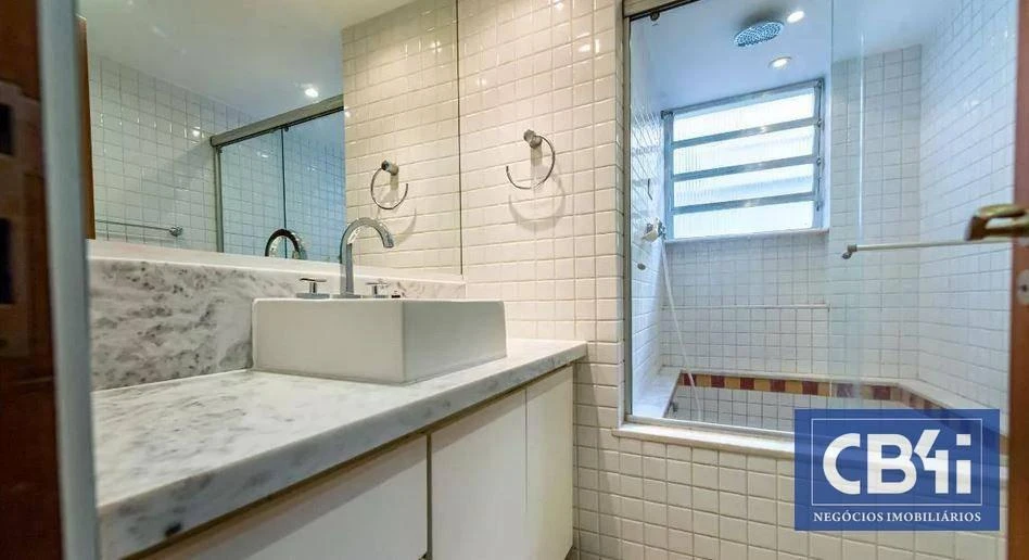 Furnished apartment with 3 bedrooms and 3 bathrooms — photo 32