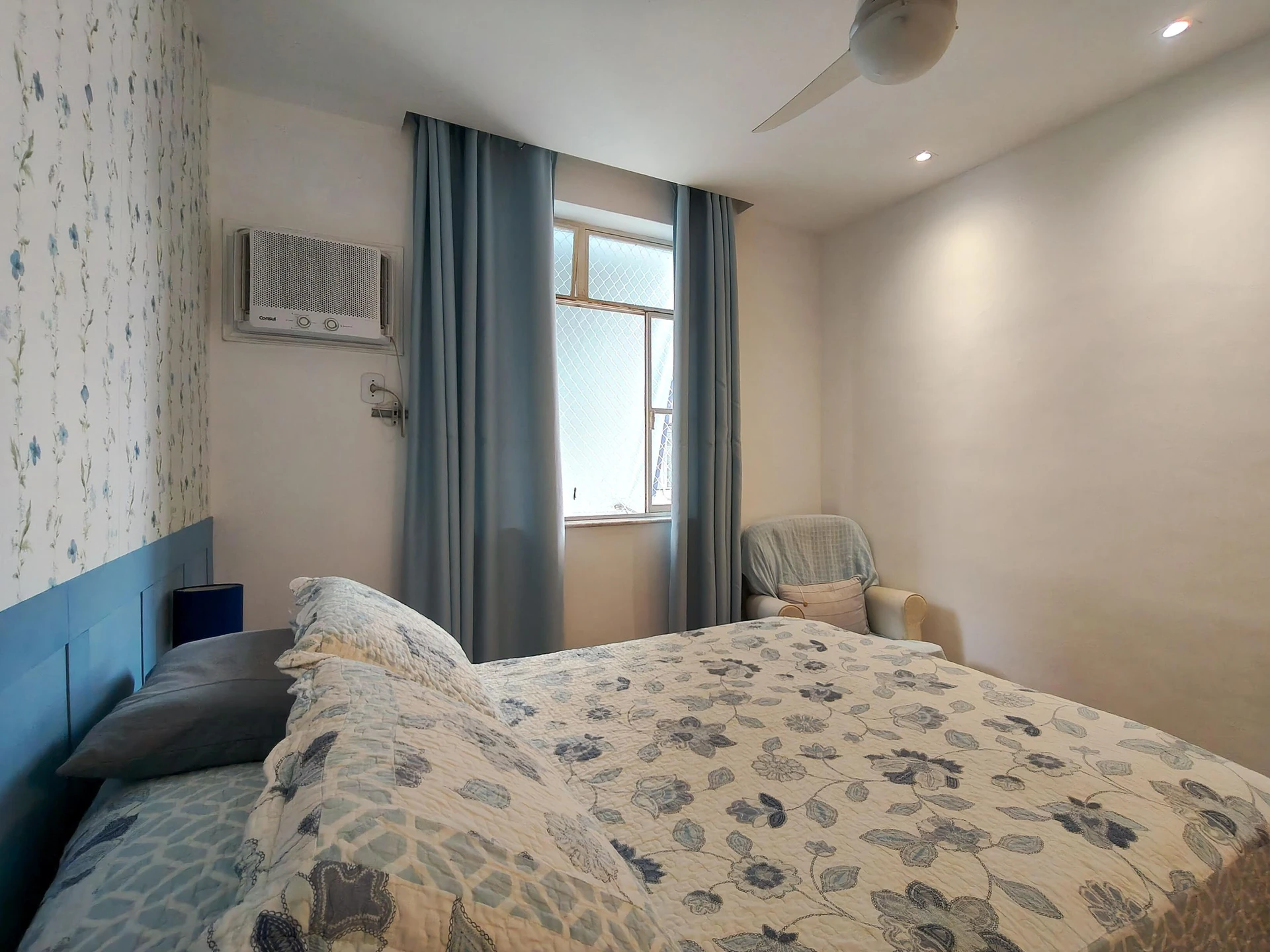 3-bedroom apartment with a mountain view in Rio de Janeiro — photo 47