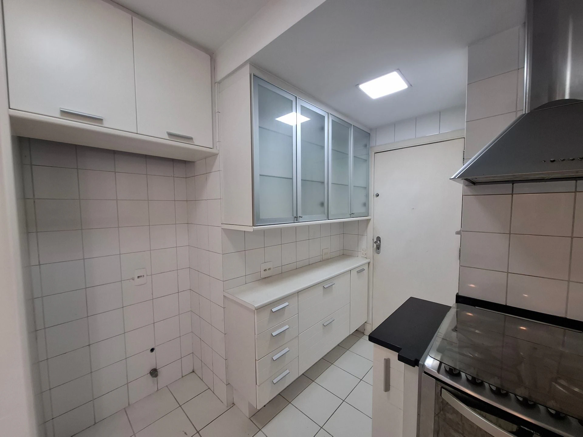Floor-to-ceiling windows in a 3-bedroom apartment, 150 m² — photo 3