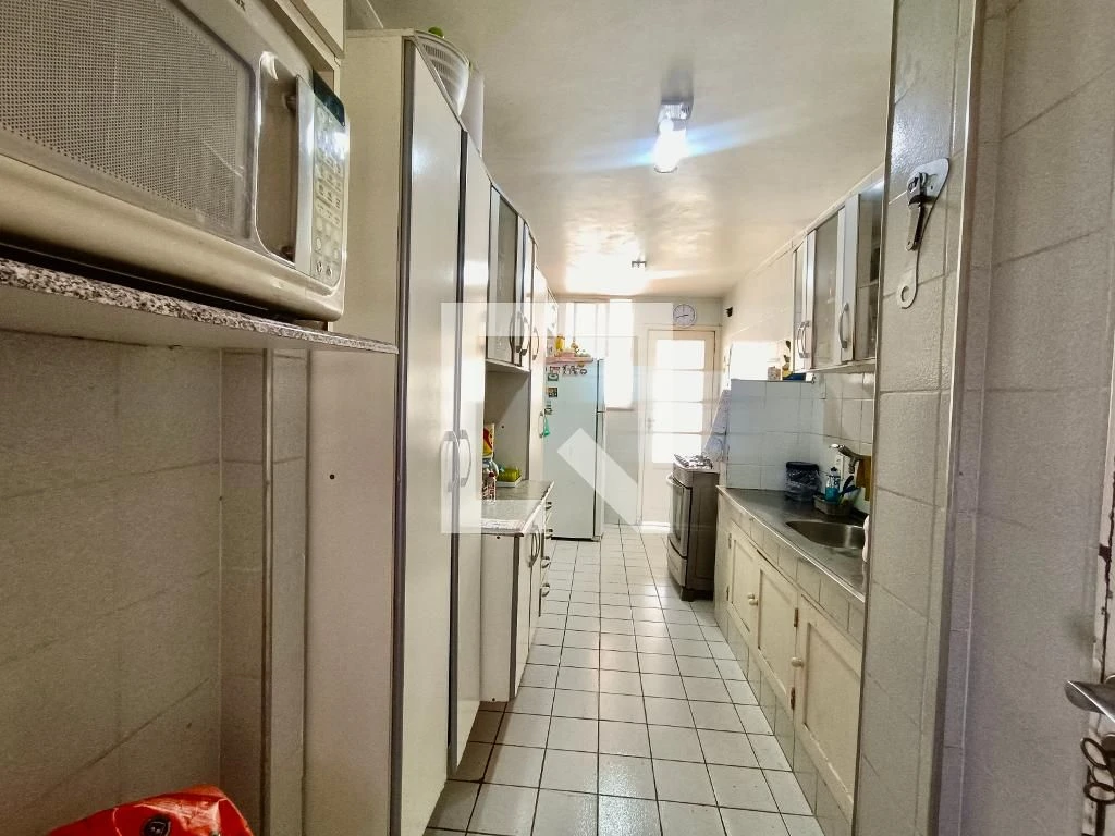 Furnished apartment with private yard and BBQ — photo 31