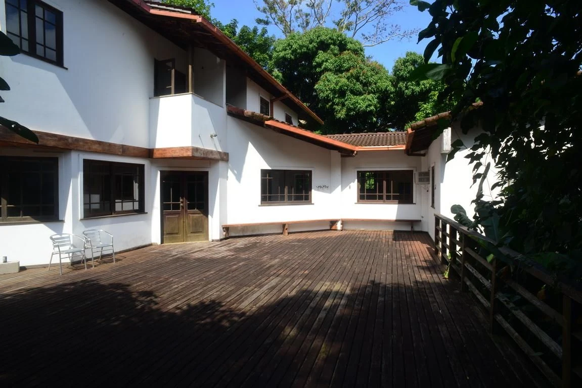 Casa mobiliada com 6 quartos e 5 suítes, com jardim — photo 89