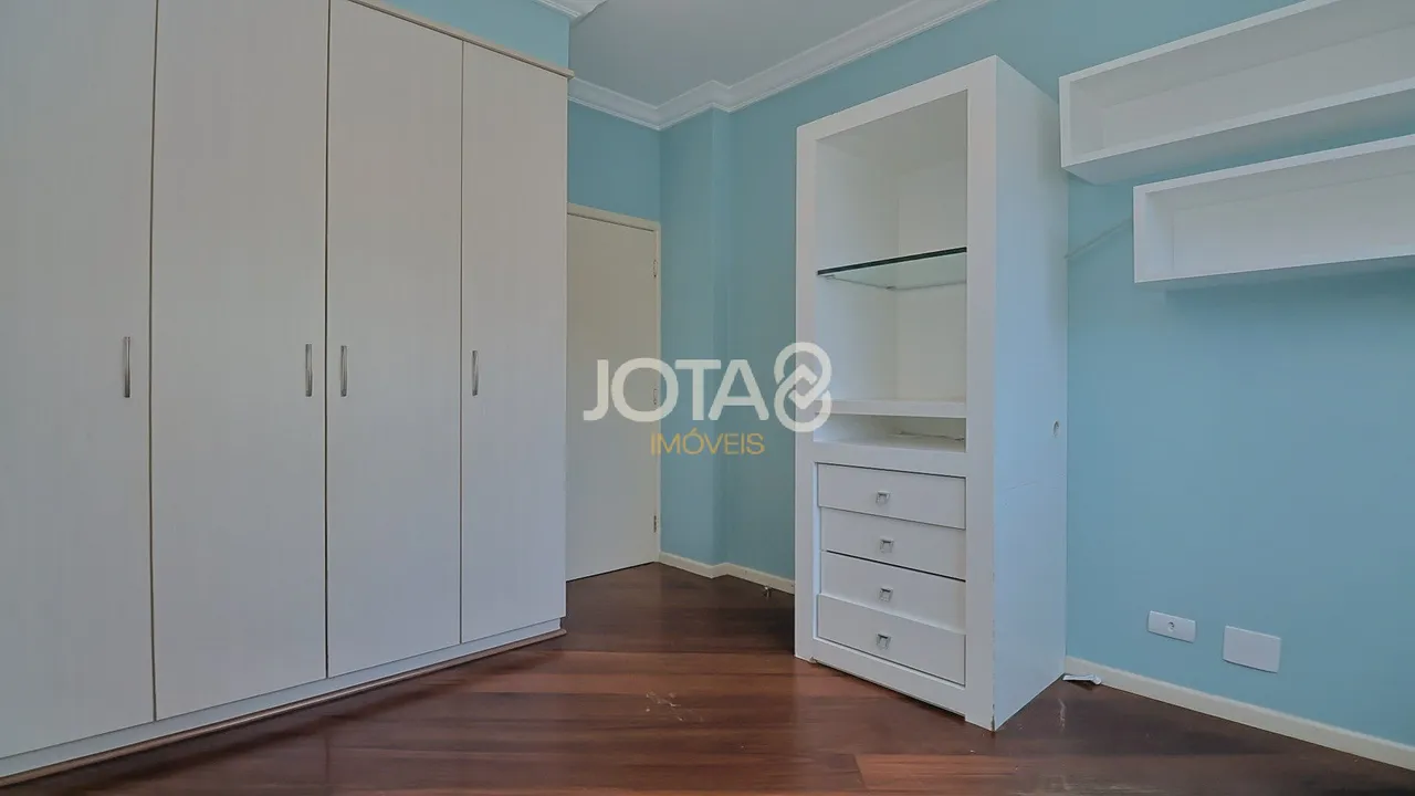 Apartamento de 3 dormitorios con balcón y 2 plazas, 109 m² — photo 19