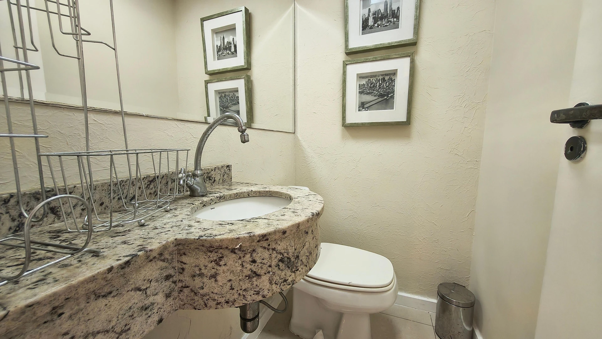 Rent-ready 2-bedroom apartment with balcony — photo 36