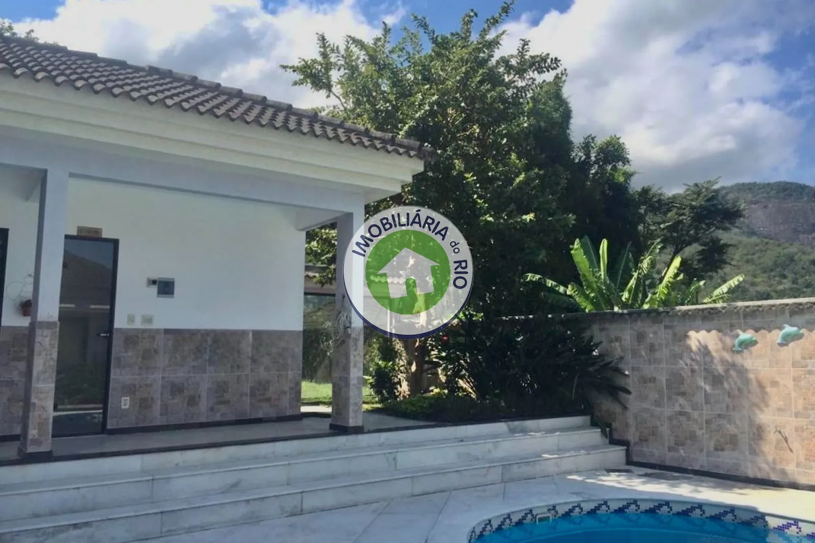 Casa com 3 suítes e 4 banheiros, 600 m² — photo 16