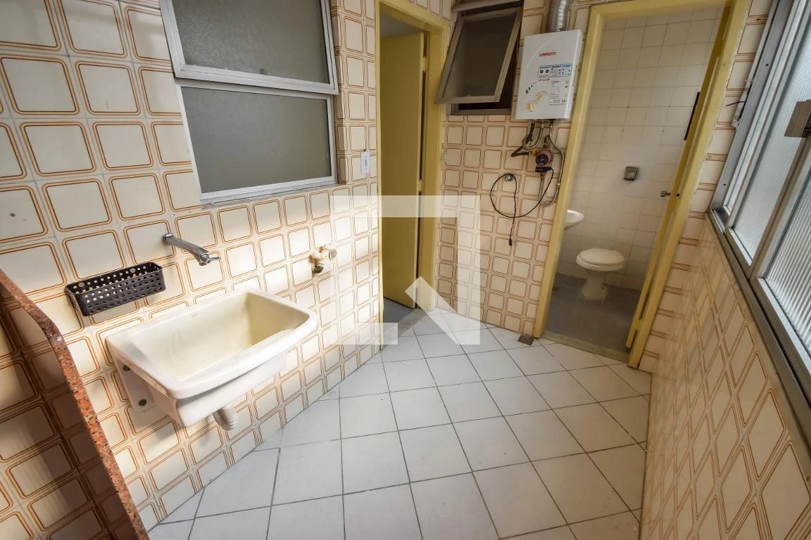 3-bedroom apartment with a mountain view in Rio de Janeiro — photo 28