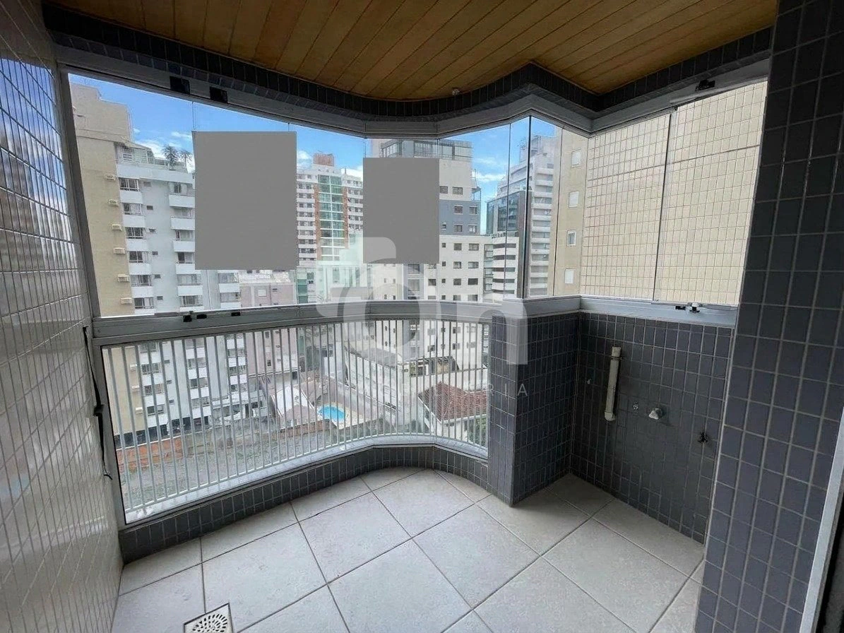 2-bedroom apartment with a water view in Florianópolis