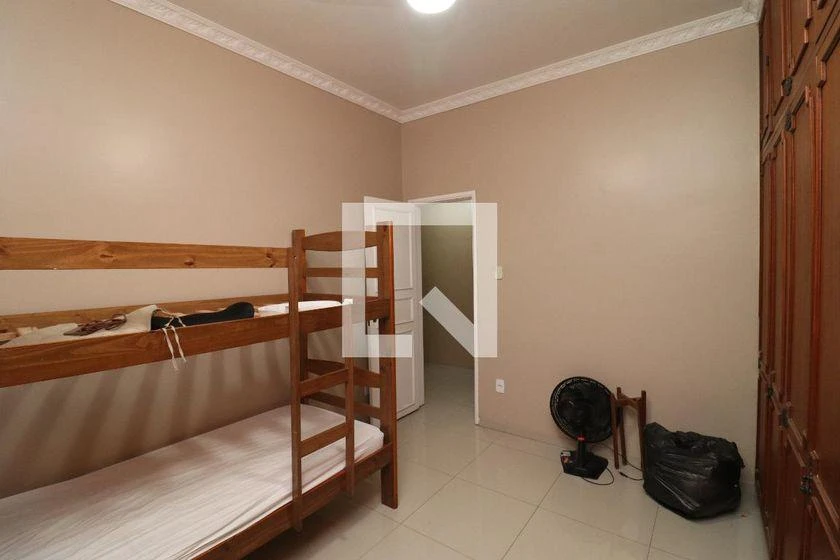 Home office in a 10-bedroom house, 747 m² — photo 13