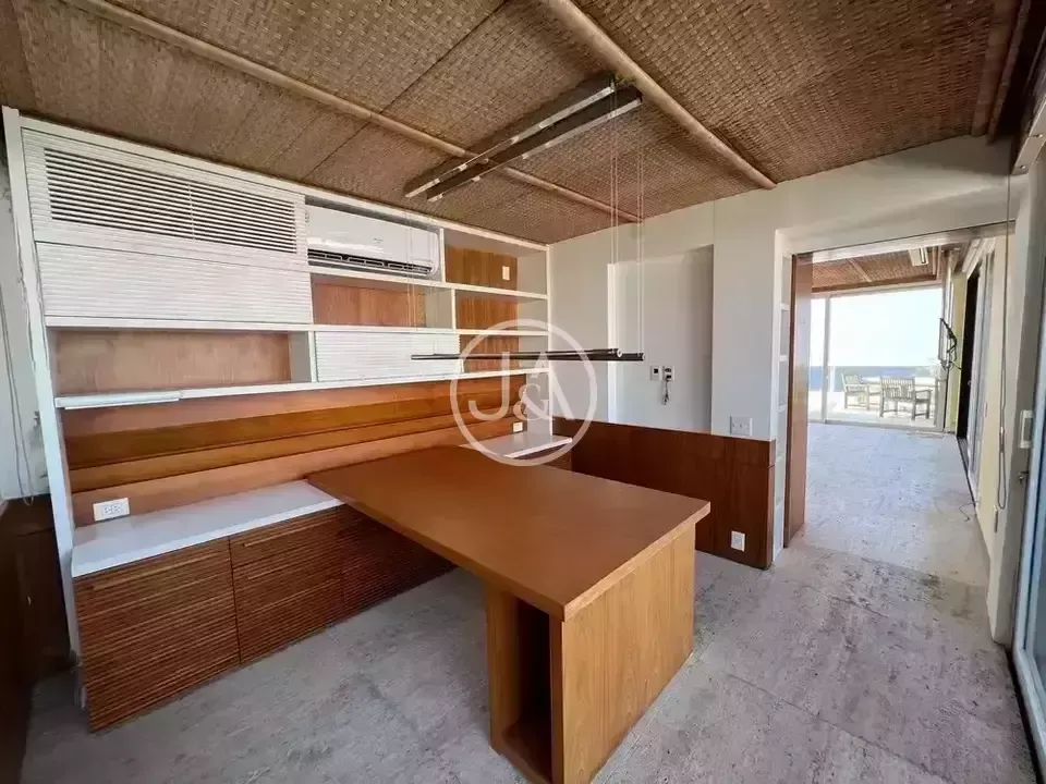 Water view in a 4-bedroom apartment, 838 m² — photo 10