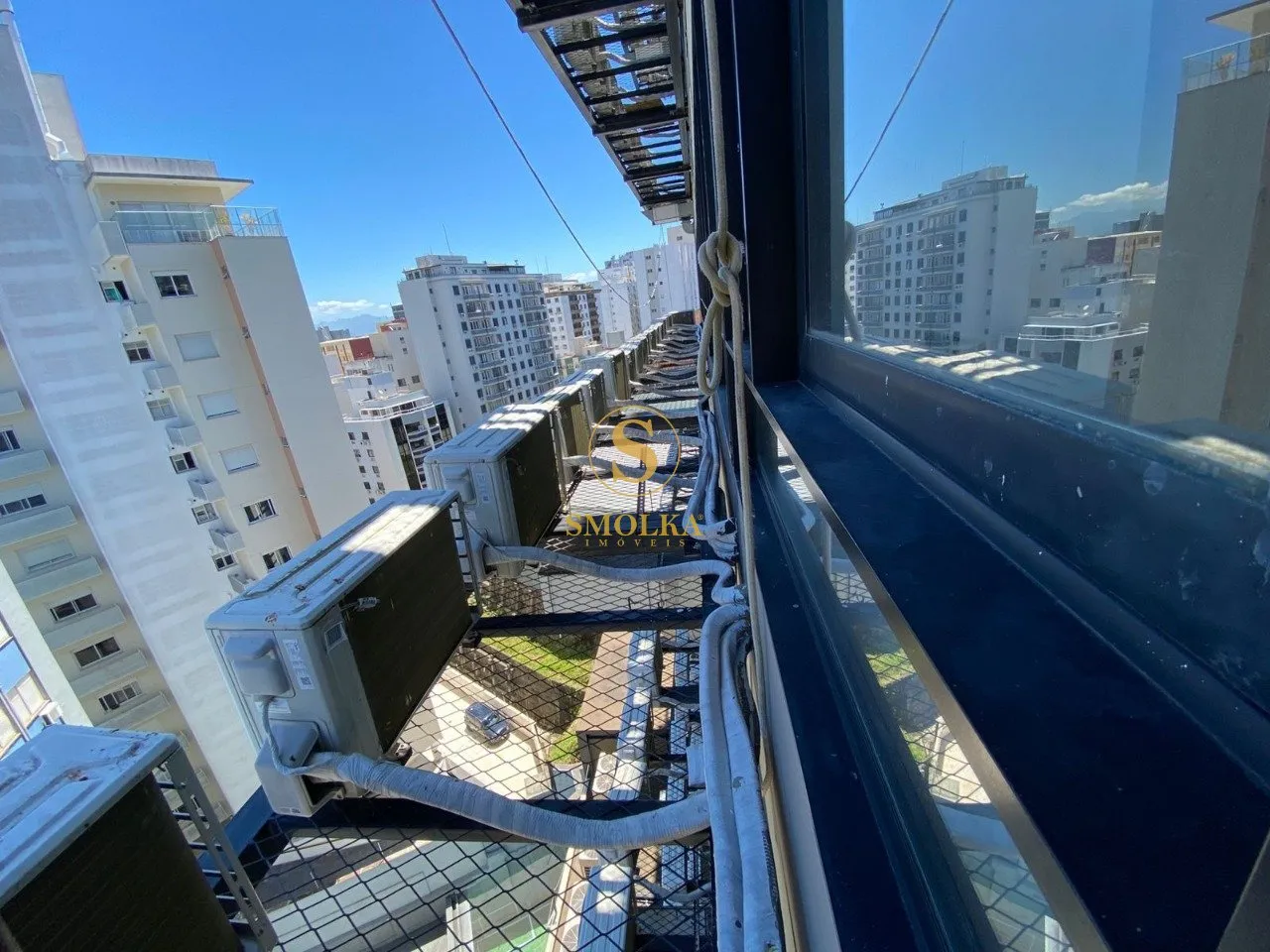 Apartamento de 54 m² con 1 suite y balcón de vidrio — photo 28