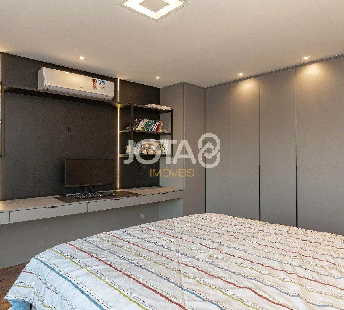 Мебльований будинок 283 м² з відкритою кухнею — photo 28