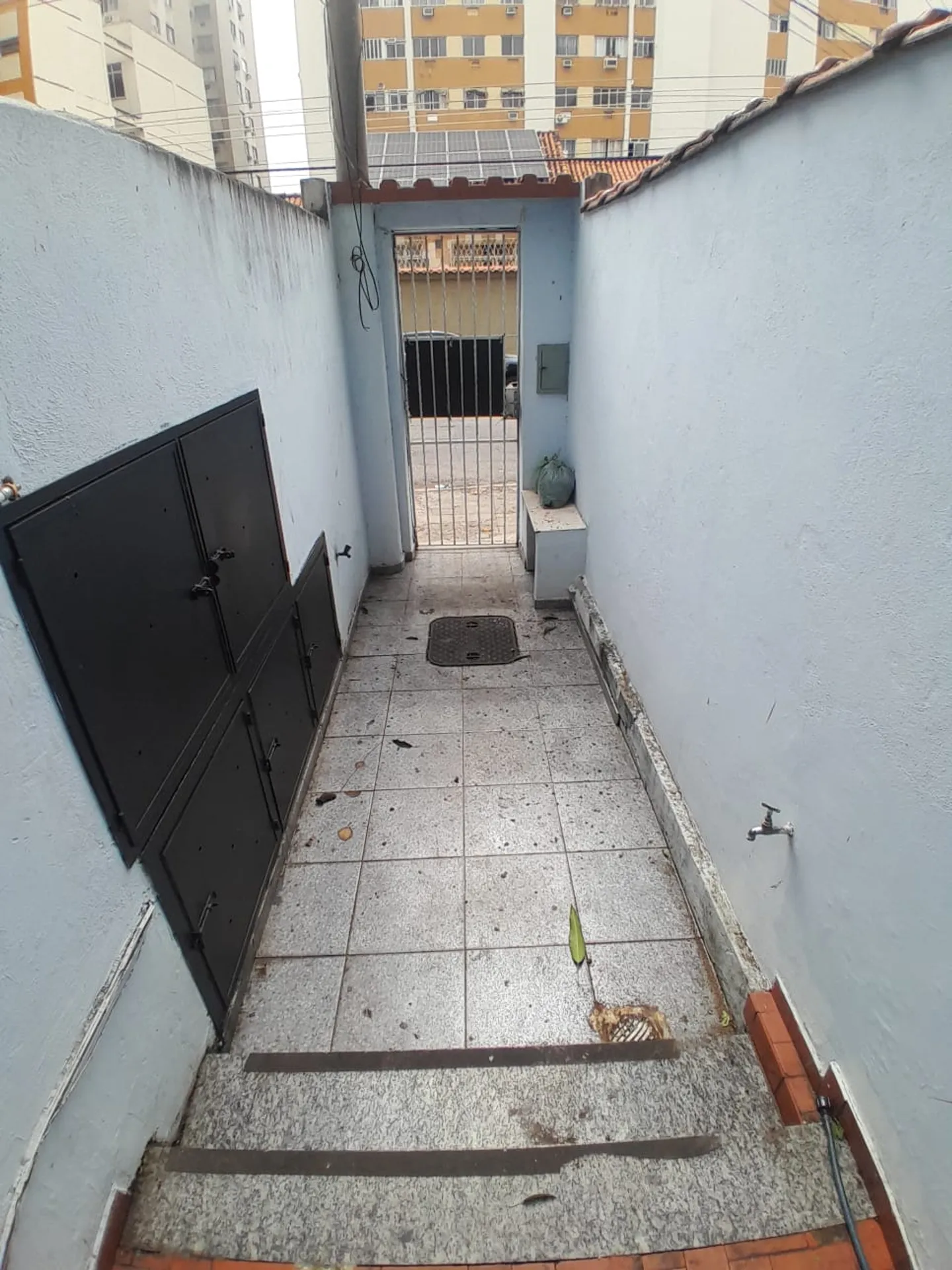 Apartamento de 3 quartos com armários planejados na cozinha — photo 33