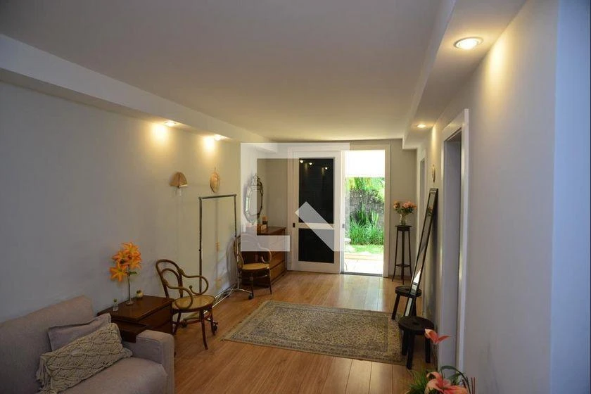 House in a gated community with 5 bedrooms and mountain view — photo 40
