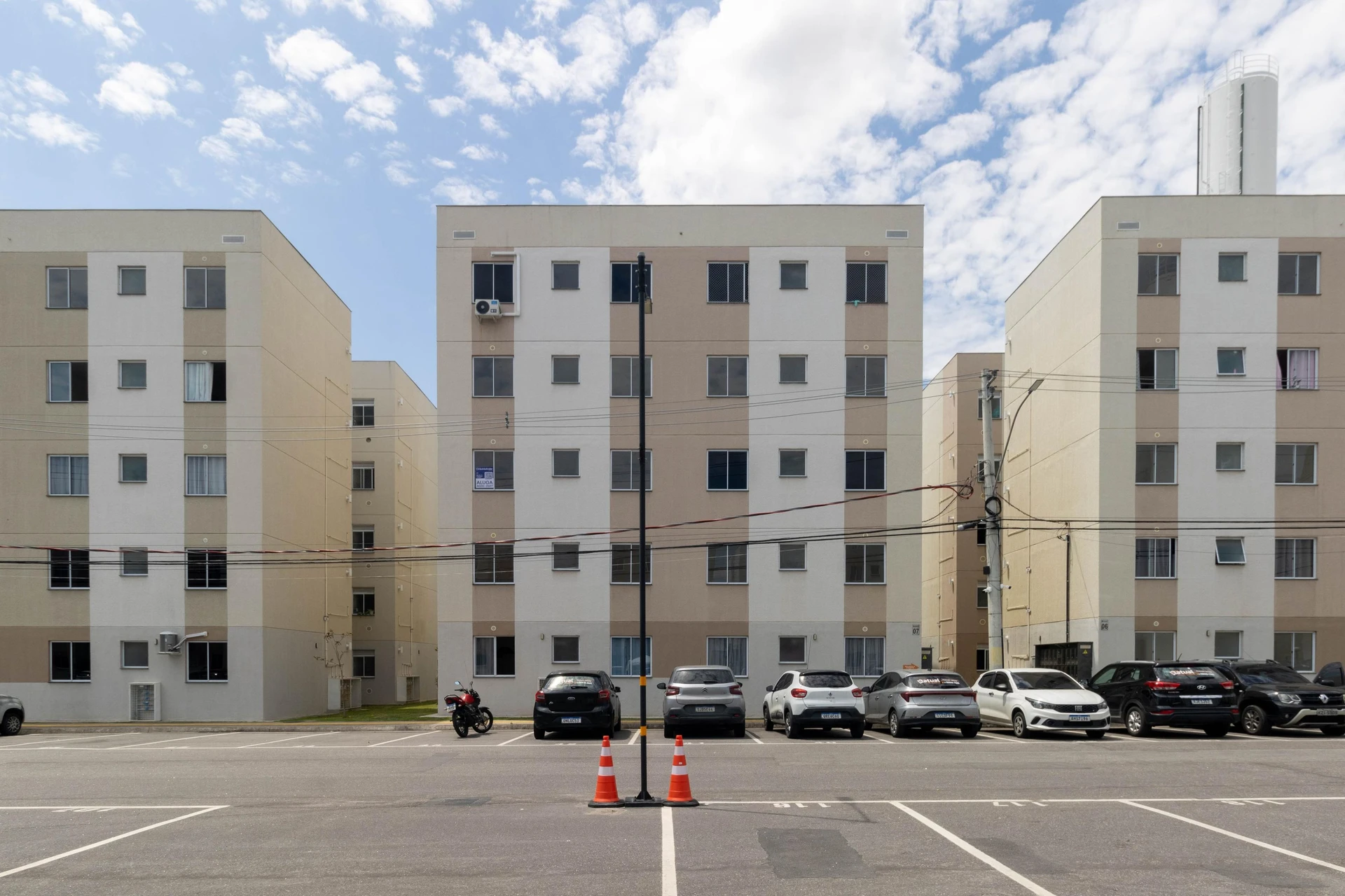 2-bedroom apartment in a building with a gym — photo 6