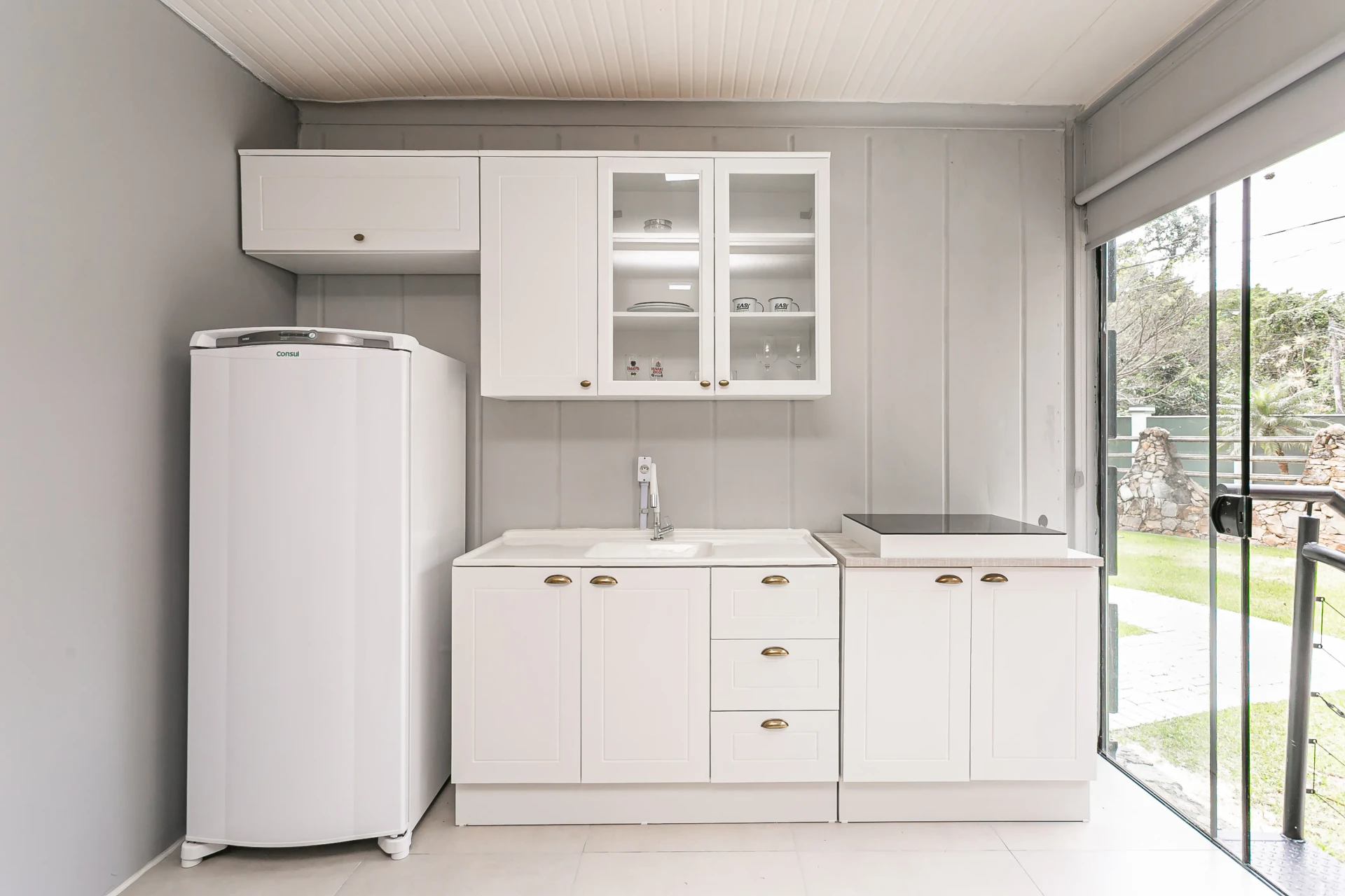 Studio mobiliado de 20 m² com 1 quarto e cozinha compacta — photo 4