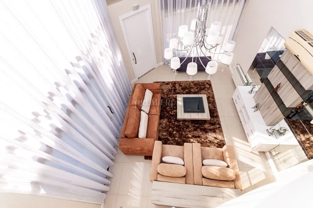 Furnished house with 4 bedrooms across 1167 m² and 8 spots — photo 27