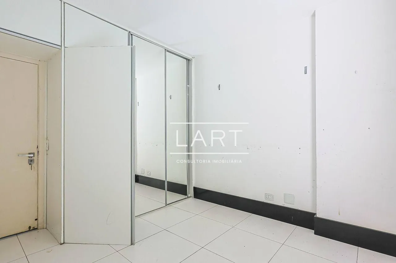 3-bedroom apartment with glassed-in balcony and 160 m² — photo 19