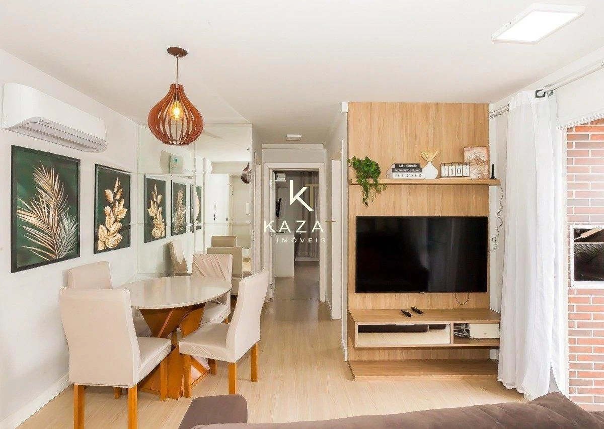 Furnished 2-bedroom apartment with open-plan kitchen