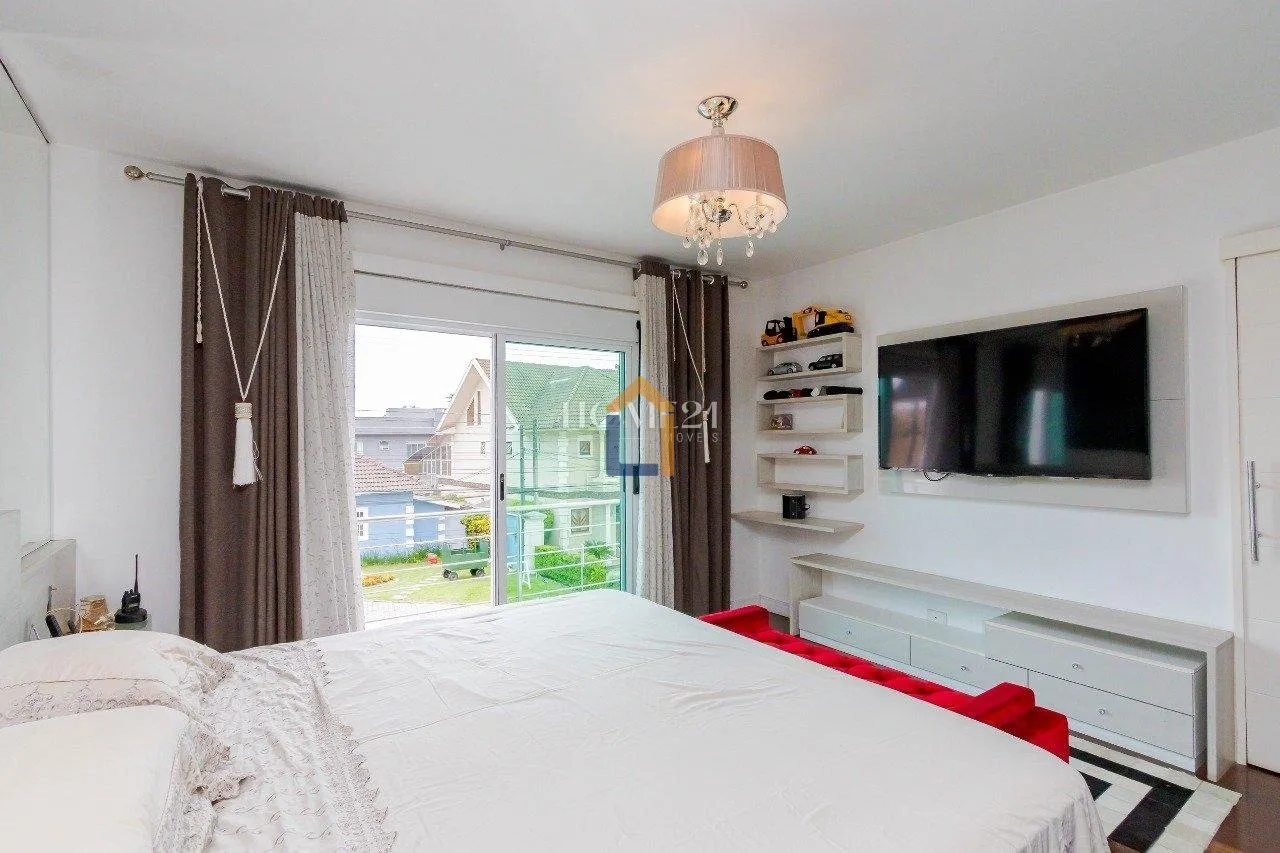 Furnished 470 m² house with 4 bedrooms and private garden — photo 44