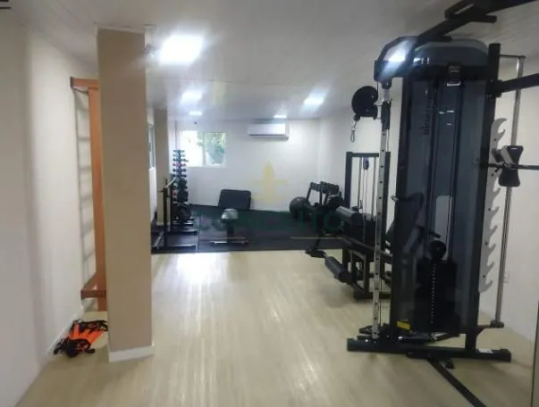3-bedroom apartment in a building with a gym — photo 27