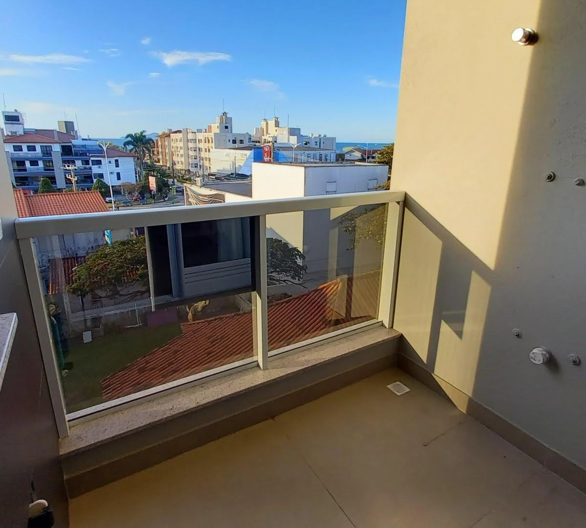 Apartamento mobiliado de 1 quarto com vista para a água