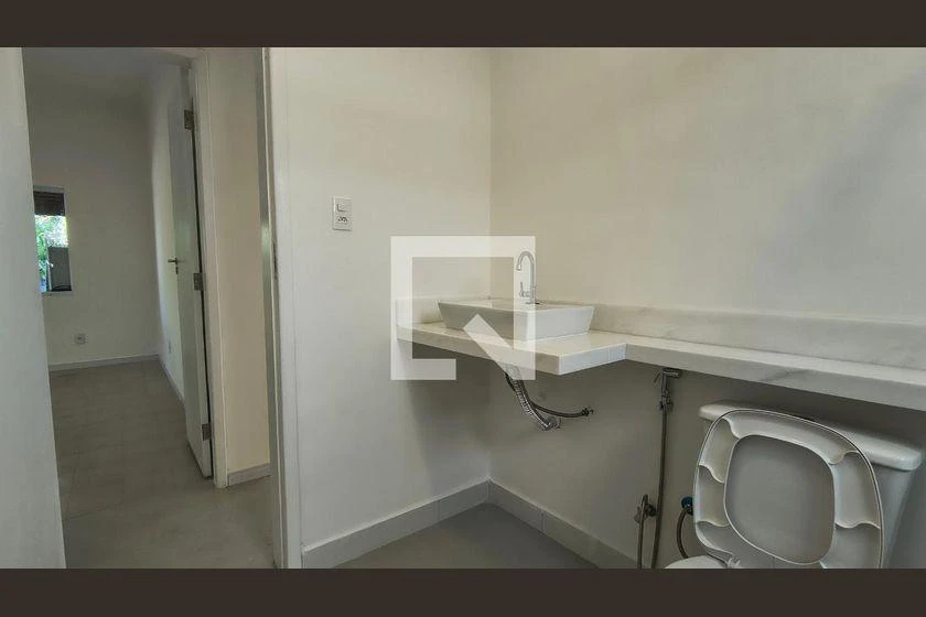 Casa com 3 quartos e 1230 m², pisos em cerâmica — photo 40
