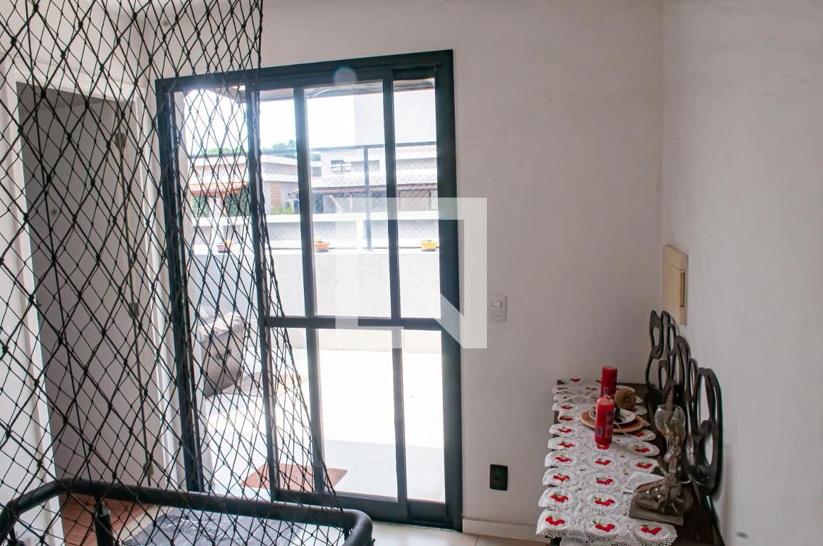 Walk-in closet in a 3-bedroom apartment, 130 m² — photo 44