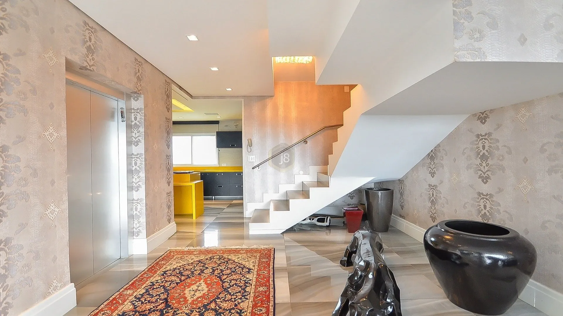 3-bedroom apartment with a bathtub — photo 17